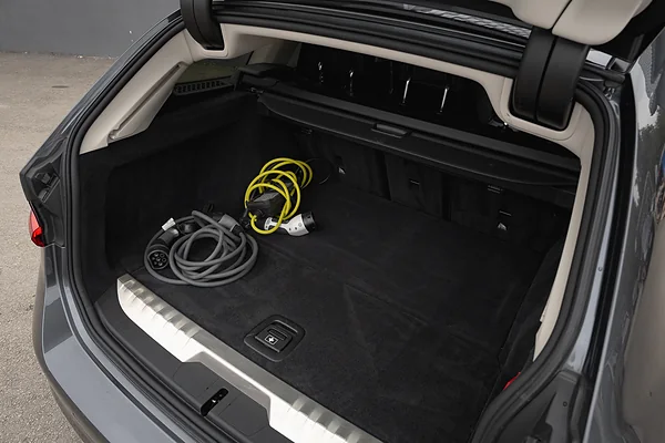 BMW 320e, foto 17