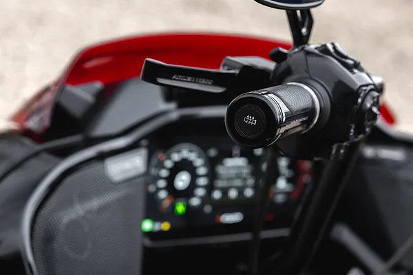 HARLEY-DAVIDSON ROAD GLIDE CVO, foto 23
