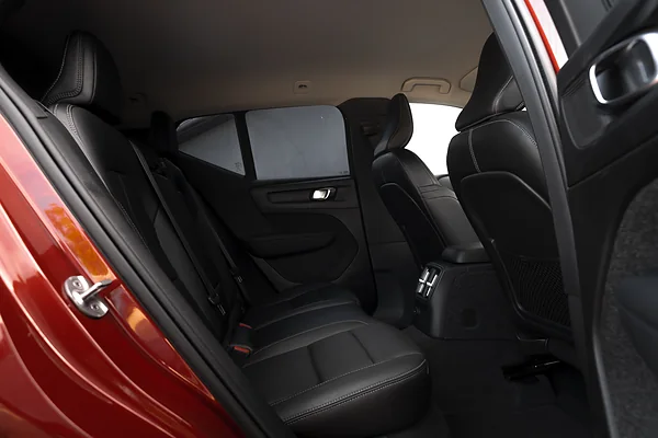 Volvo XC40 T4, foto 14