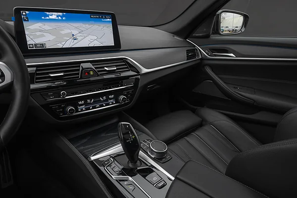 BMW 530E, foto 11
