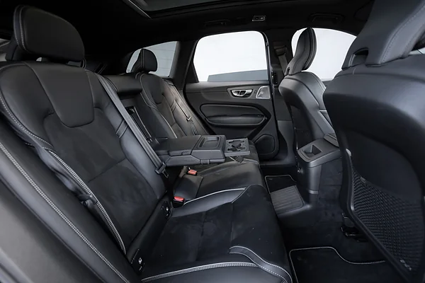 Volvo XC60 T8, foto 16