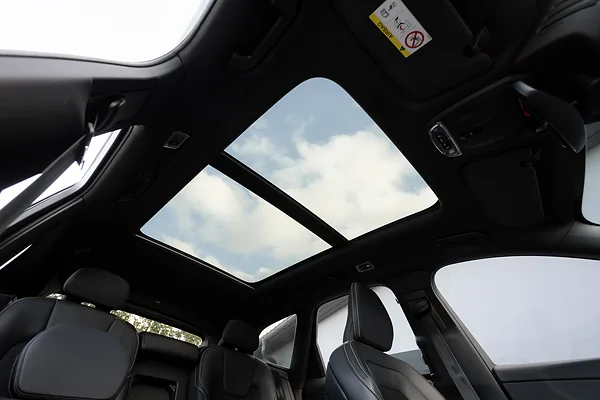 Volvo XC60 T8, foto 15