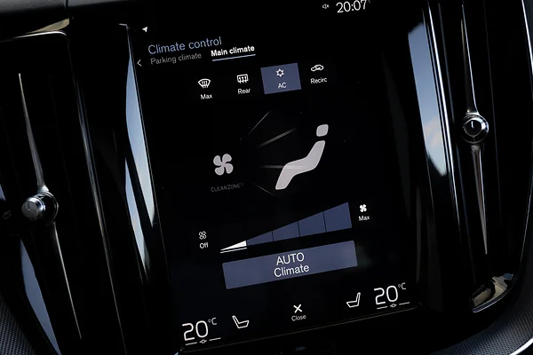Volvo XC60 T8, foto 23