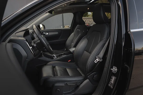 Volvo XC40 T4, foto 22