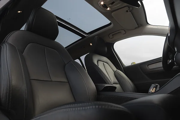 Volvo XC40 T4, foto 13