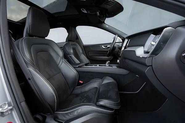 Volvo XC60 T8, foto 27