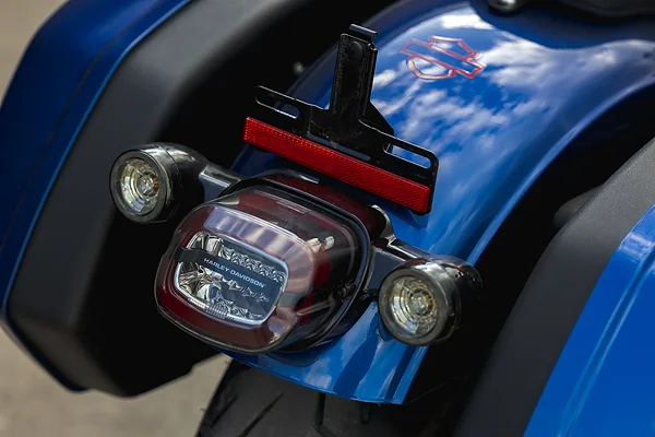 Harley-Davidson Low Rider ST, foto 8