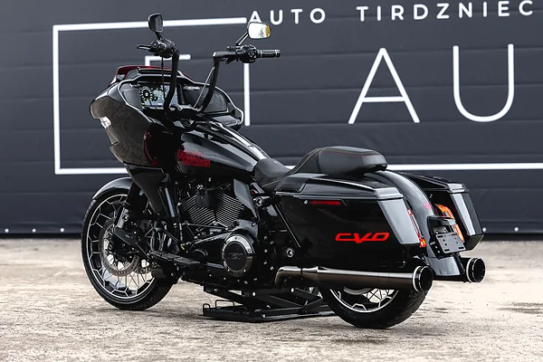 HARLEY-DAVIDSON ROAD GLIDE CVO, foto 10