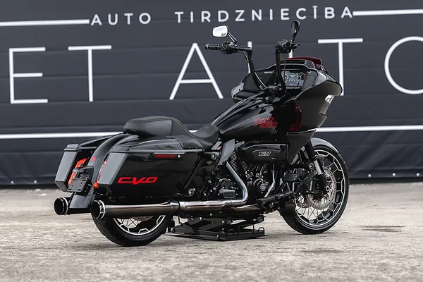 HARLEY-DAVIDSON ROAD GLIDE CVO, foto 18