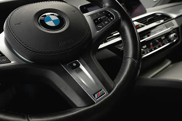BMW 530e xDrive M Sport, foto 24