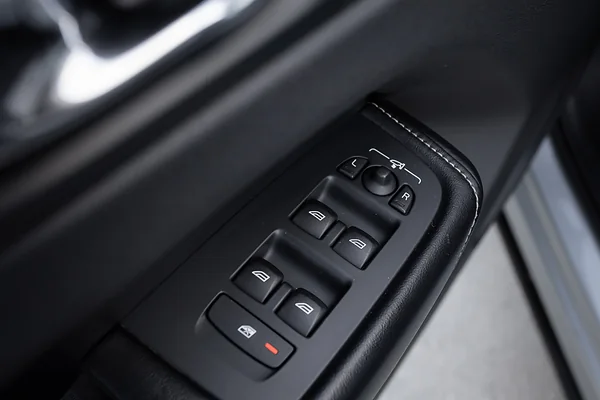 Volvo XC60 T8, foto 32