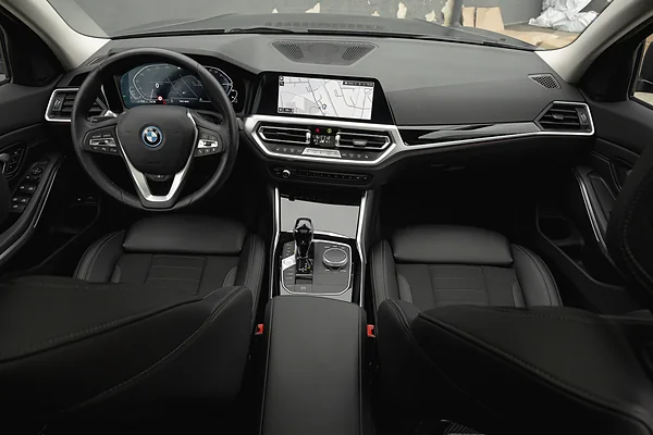 BMW 320e, foto 12